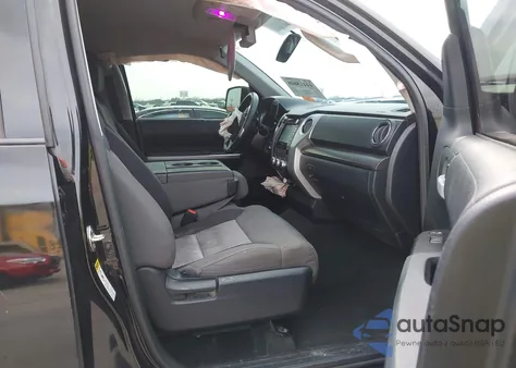 2017 Toyota Tundra Sr5 4.6L V8 z USA, uszkodzony, nr VIN 5TFEM5F13HX111586